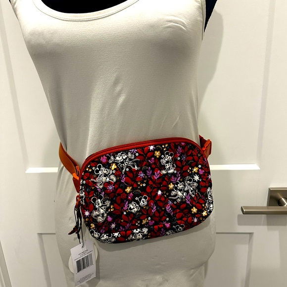 Vera Bradley Disney Mini Belt Bag NWT - Picture 1 of 9